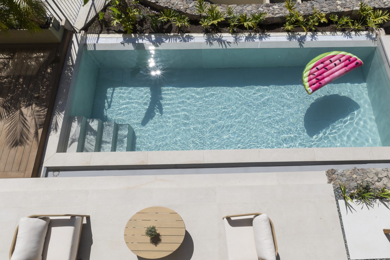 villa con piscina infinity