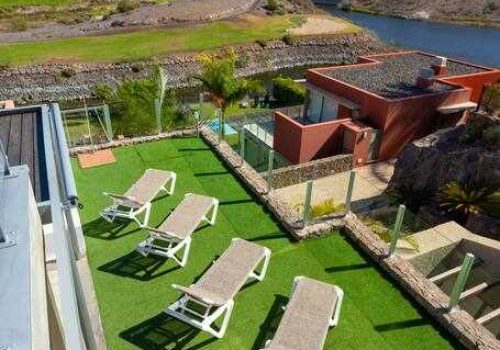 VILLA EN LAS PALMAS