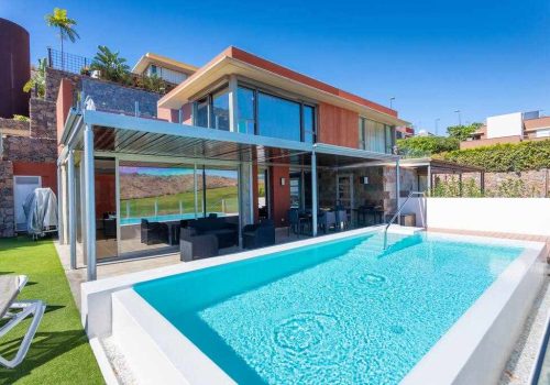 VILLA EN LAS PALMAS