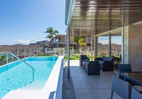 VILLA EN LAS PALMAS